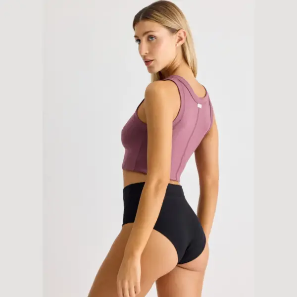ART.BR EMMA MUSCULOSA CON ESCOTE CERRADO DE ALGODON