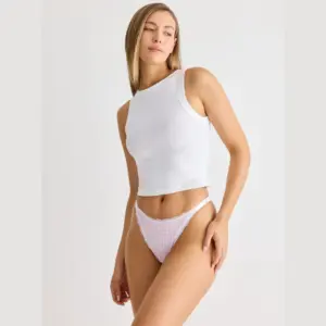 ART.BR EMMA MUSCULOSA CON ESCOTE CERRADO DE ALGODON